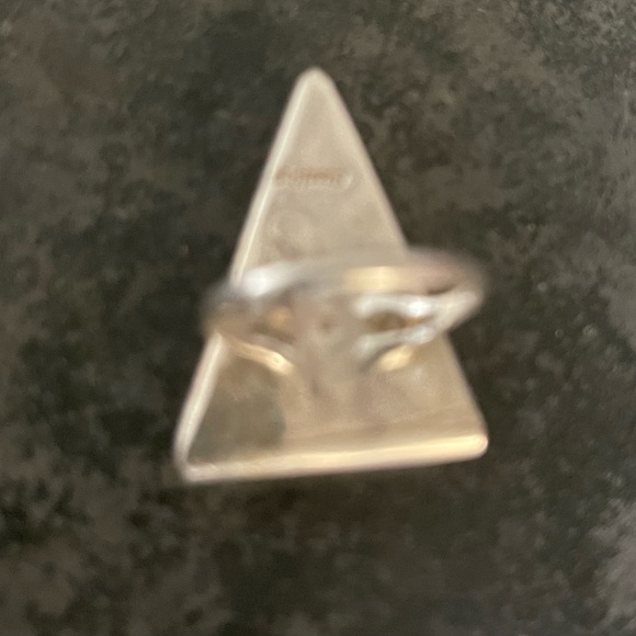 Vintage Zuni Inlaid Black Onyx and Turquoise Ring in a size 6 - Picture 3 of 5